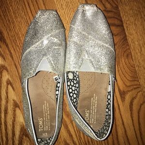 Women’s Size 9 Sparkly Silver TOMS